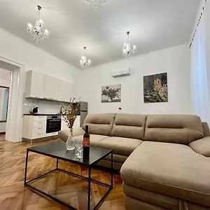  Apartman Lux Apartmans
